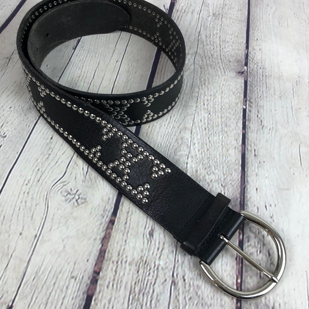 GUC Banana Republic Leather w/Silver Studs Belt